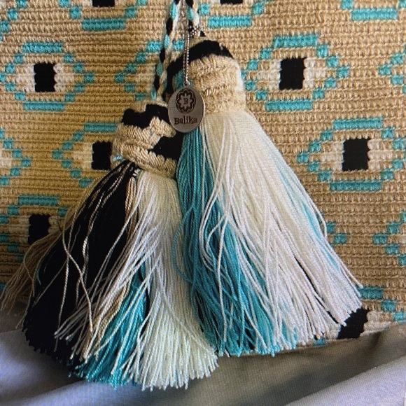 Wayuu Evil Eye Tan and Blue Patterned Women's Bag - Picture 5 of 9